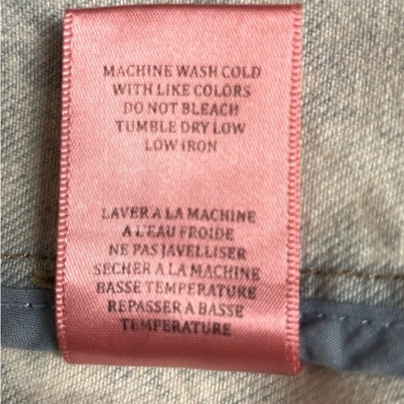 BLANK NYC WOMEN’S Unique Floral  Embroidered Jean Long Sleeve Jacket 
    SIZE M - Picture 16 of 16